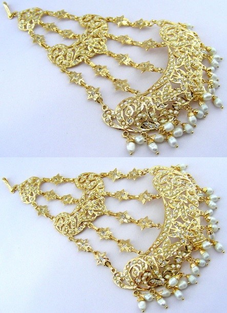 Traditional gold maang tikka from Uttar Preadesh