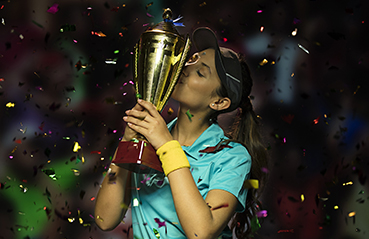 How much gold does sports championship trophies contain? How much gold does sports championship trophies contain?
