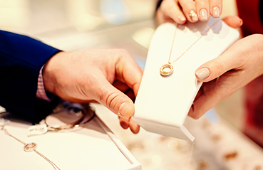 How to check hallmark on gold jewellery