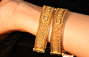 Traditional Gold Jewellery Bangles Design from Karnataka Traditional Gold Jewellery Bangles Design from Karnataka