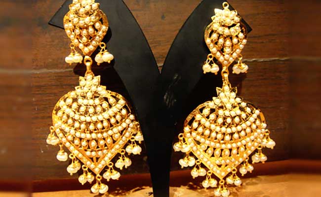 Gold Jadau earrings Gold Jadau earrings