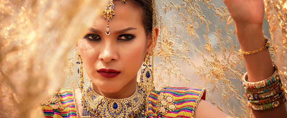 Women Wearing Traditional Mughal Gold Jewellery Women Wearing Traditional Mughal Gold Jewellery