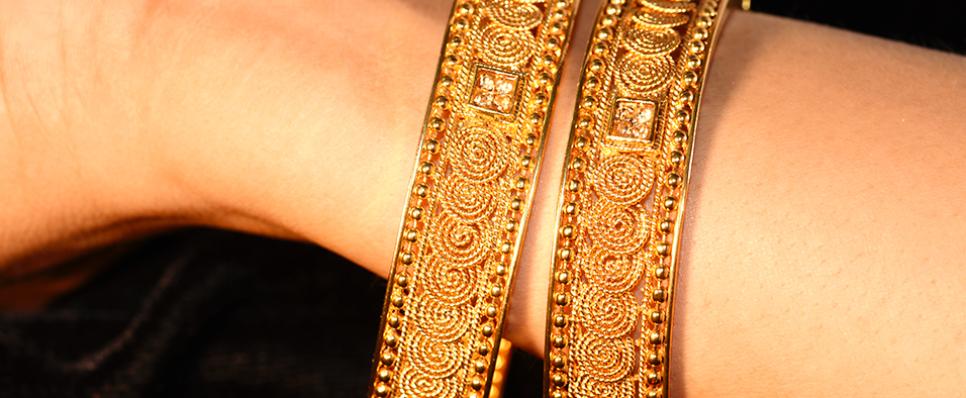 Traditional Gold Jewellery Bangles Design from Karnataka Traditional Gold Jewellery Bangles Design from Karnataka
